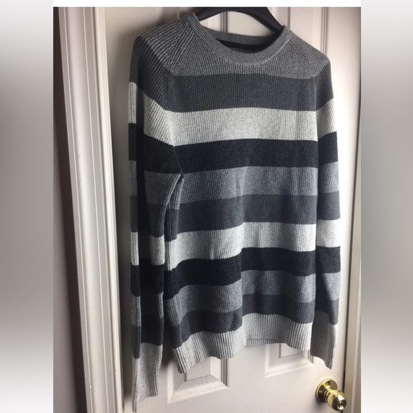 NEW IZOD CREW NECK STRATTON VANILLA ICE SWEATER M - Picture 4 of 10